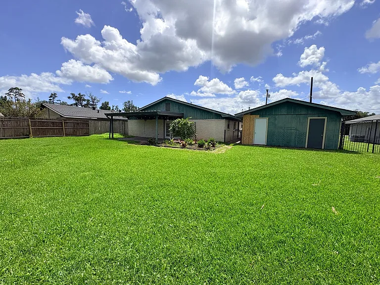 2213 Vine St — Photo 14