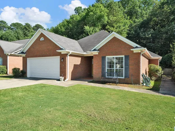 1077 Brookstone Ln, Birmingham, AL 35235