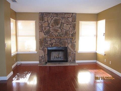 3rd image of 15064 Dakota St