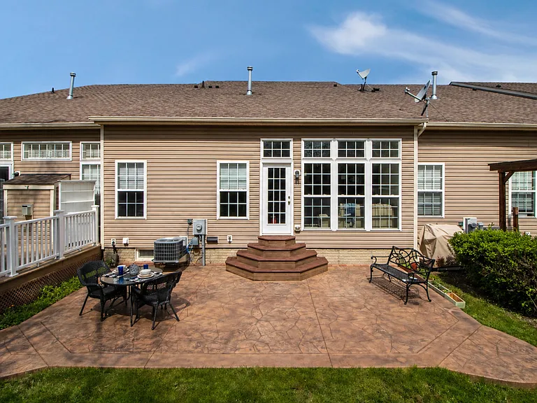 4977 Lake View Dr — Photo 24