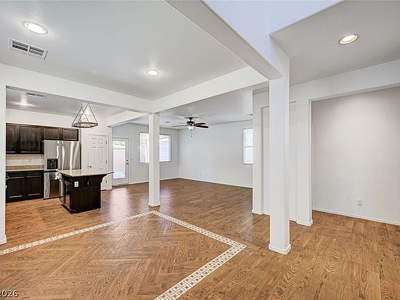 5th image of 10837 Hunters Green Ave