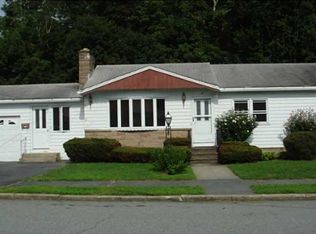18 Lovevine Dr, Cranston, RI 02920