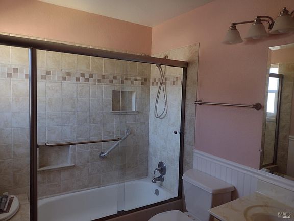 5th image of 692 Hamilton Drive