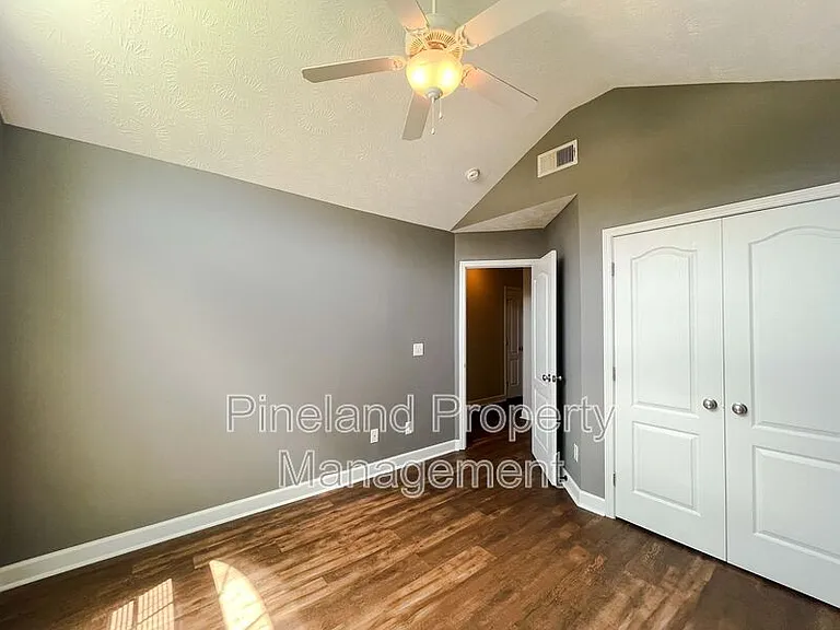1621 Kershaw Loop — Photo 15