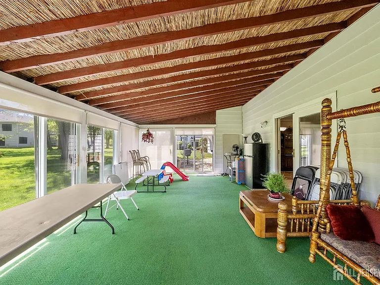 34 Ventnor Dr — Photo 11