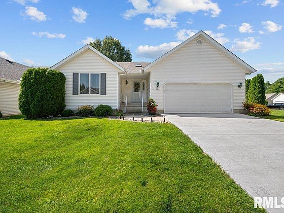 2nd image of 2016 Villa Pines Cir