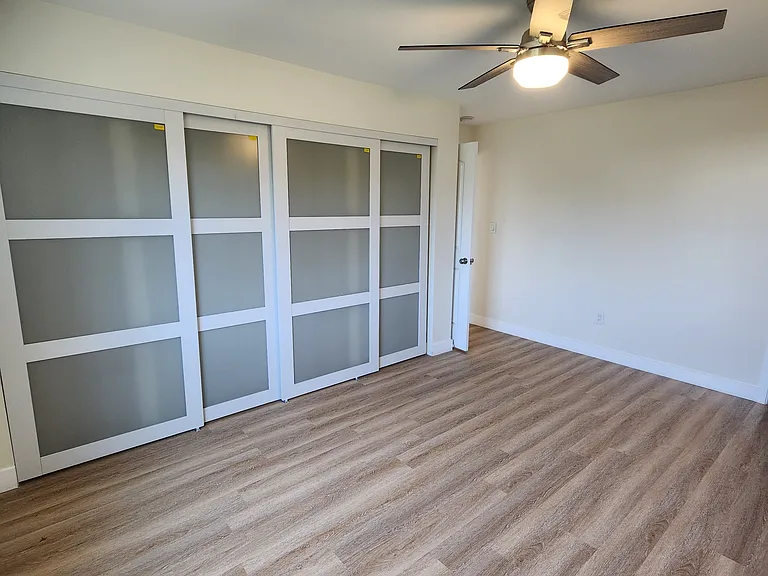 915 W 8th St #2 — Photo 15