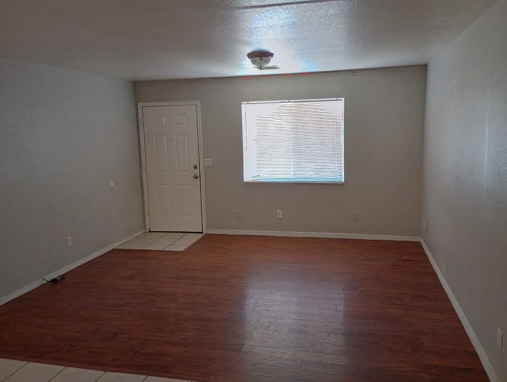 2 bed, 1.0 bath, 775 sqft, $895 — Photo 4