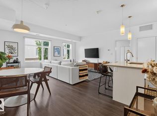 Le Quartier, Edmonton, AB T6C 3N1
