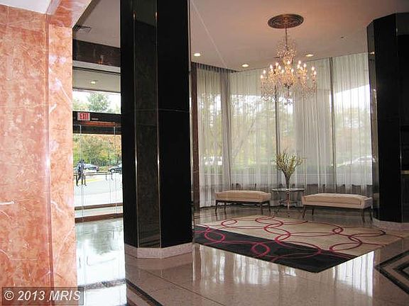 3rd image of 1200 Crystal Dr APT 814