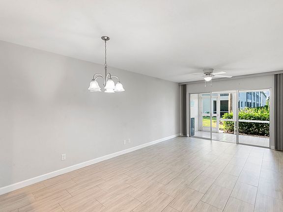 3rd image of 1008 Manatee Rd APT G103