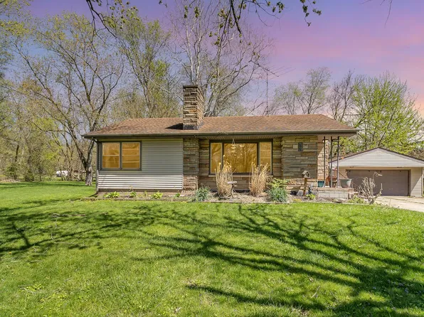 1749 Tower St, Chesterton, IN 46304