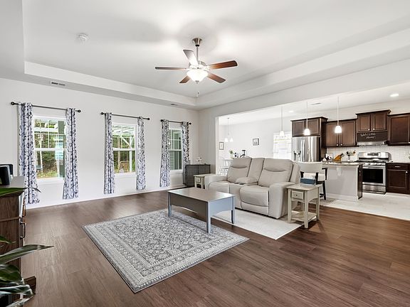 4th image of 1816 Sapphire Dr.
