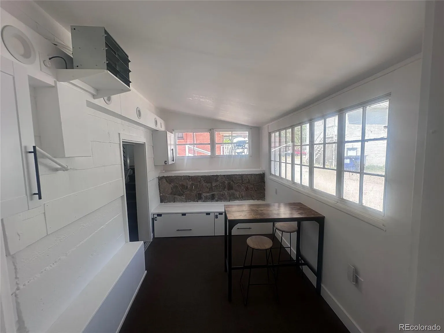 1 bed, 250 sqft, $1,250 — Photo 4