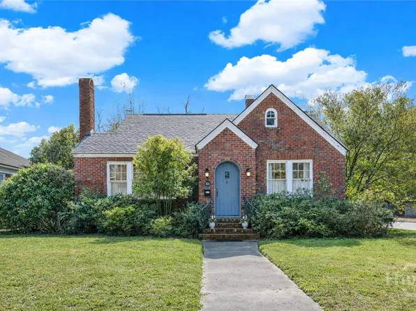 301 E 56th Street, Savannah, GA 31405