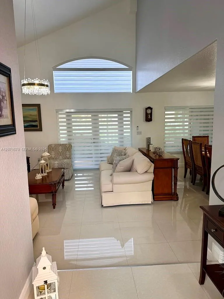 4 bed, 2176 sqft, $3,800 — Photo 3