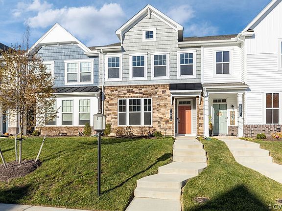 2nd image of 10820 Ashton Poole Place Gln