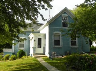 1518 Ridgeview Ct, Grafton, WI 53024