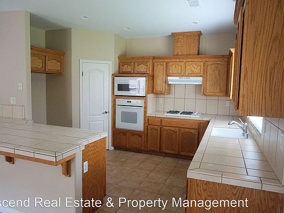 5th image of 205 Villa Elegante Dr