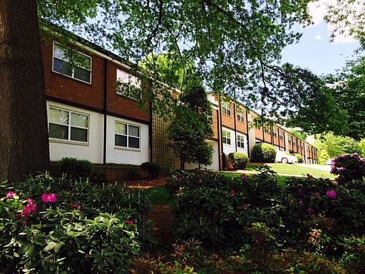 1st image of 230 S Park Dr APT 04