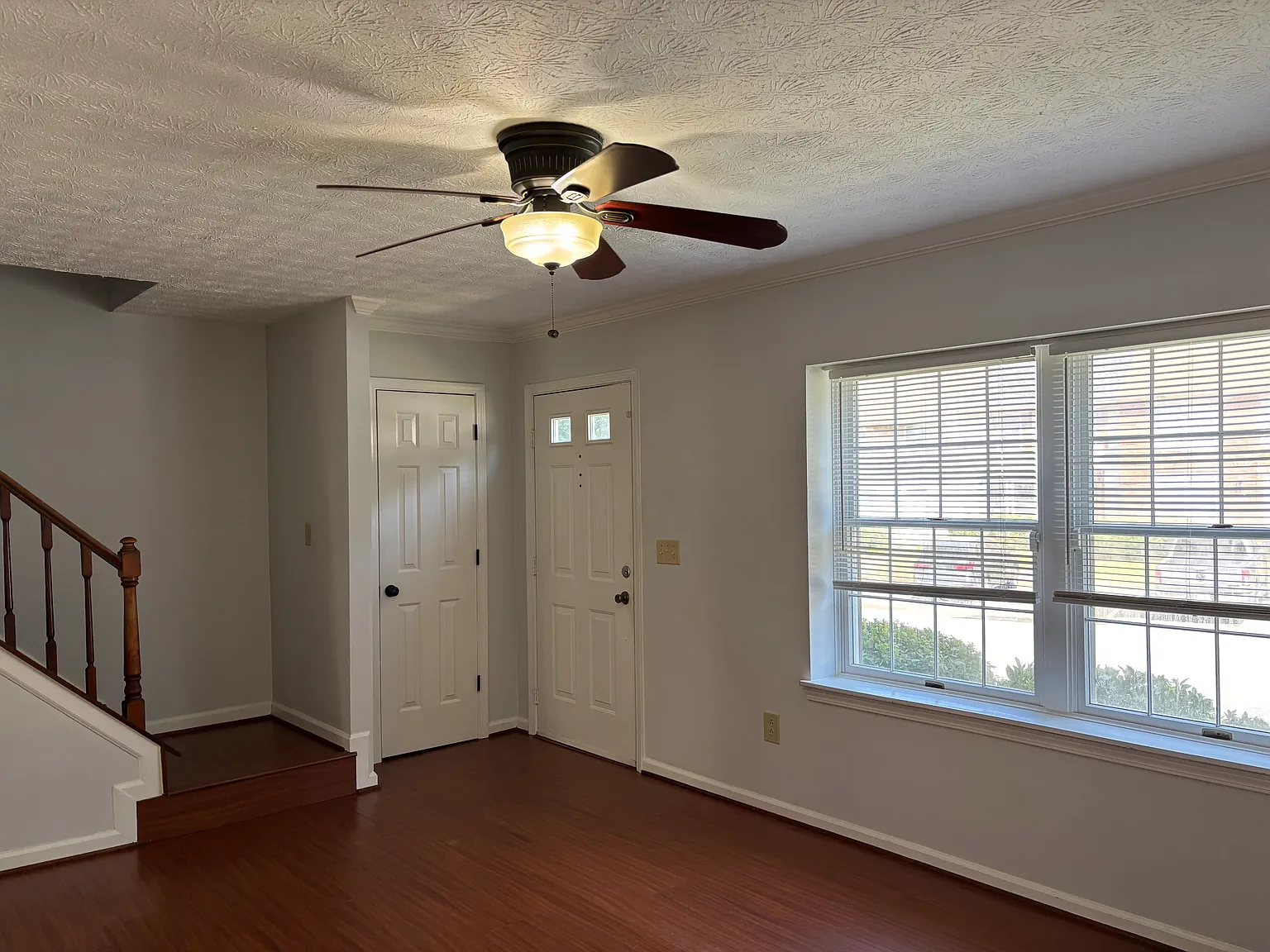 2 bed, 2.5 bath, 1280 sqft, $1,450 — Photo 2