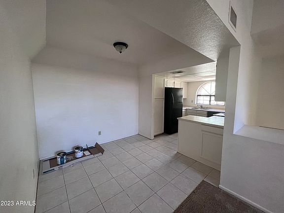 4th image of 925 N College Ave Unit C212