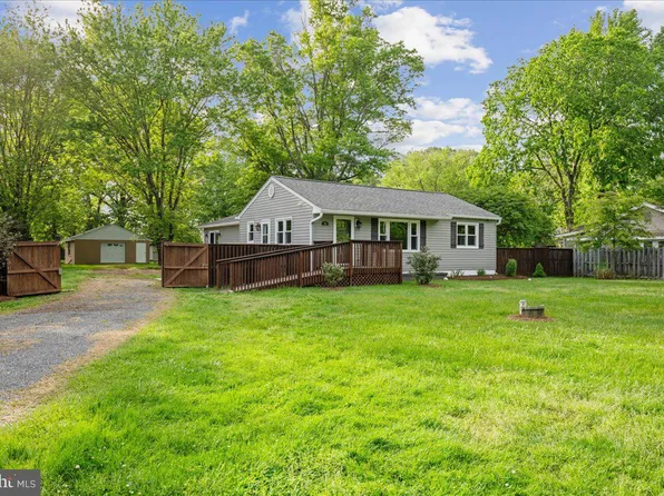 743 Masons Beach Rd, Deale, MD 20751