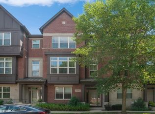 705 N Keystone Ln, Vernon Hills, IL 60061