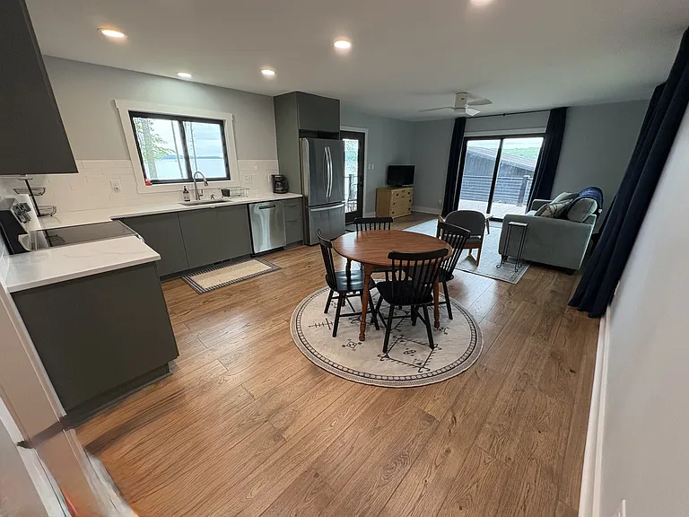 476 Strawberry Ln — Photo 5