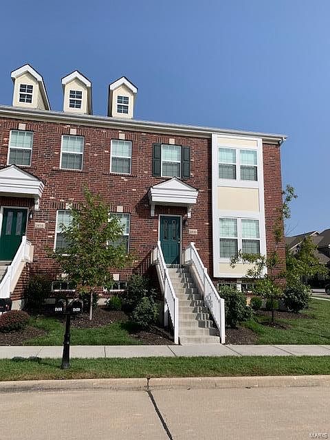 1st image of 2420 N Larksong Dr