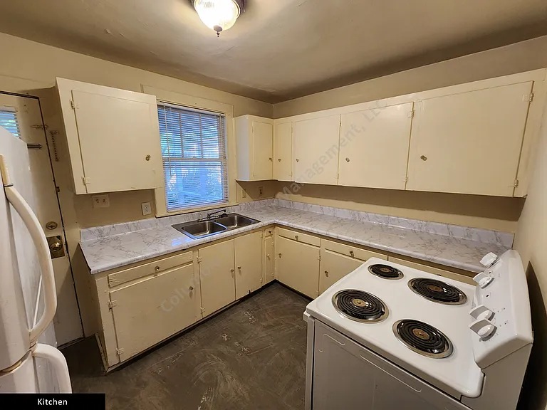 1419 McArthur Ave — Photo 10