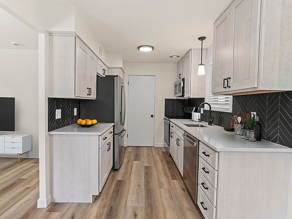 2nd image of 2647-2649 Dalton Ave
