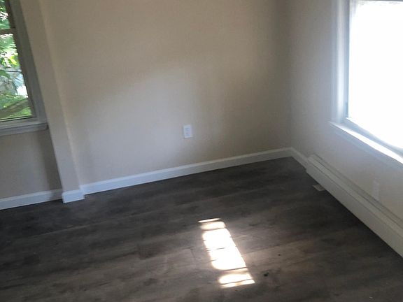 2nd image of 250 W 19th Ave