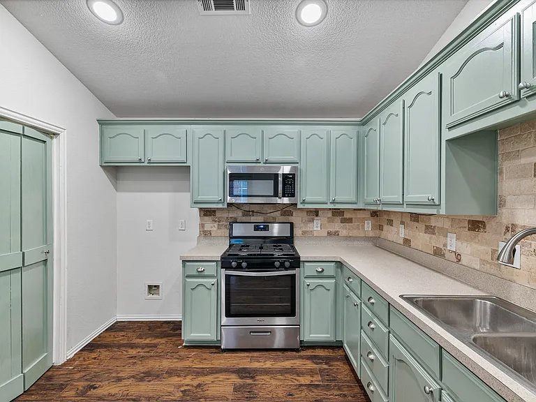 2709 Mountain Lion Dr — Photo 16