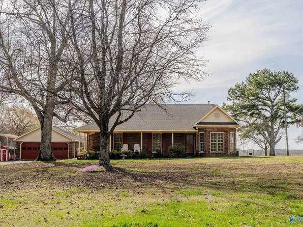 401 County Road 302, Hillsboro, AL 35643