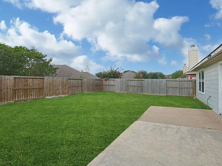 9318 Castlegap Dr — Photo 21