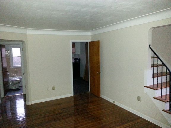 4th image of 921 Fries Ave