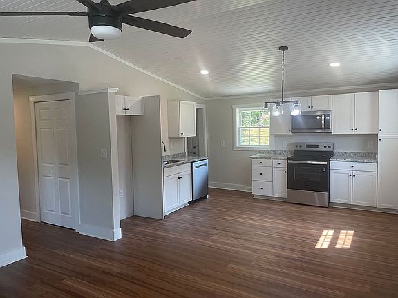 4th image of 471 Briar Cliff Cir