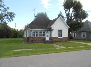 414 1st St, Elnora, IN