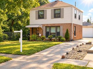 1616 E Eden Pl, Milwaukee, WI 53235