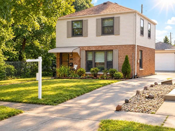 1616 E Eden PLACE, Saint Francis, WI 53235