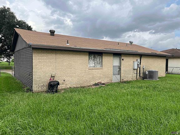 4th image of 912 N Clark Ln