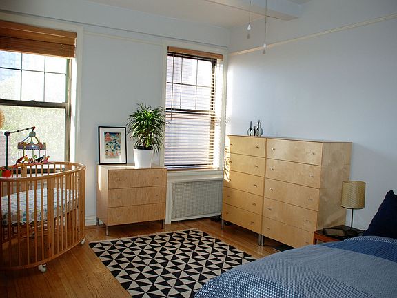 2nd image of 141 E 3rd St APT 5G