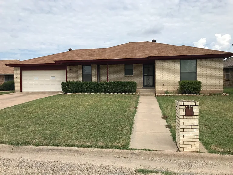 5225 Hunters Cir — Photo 9