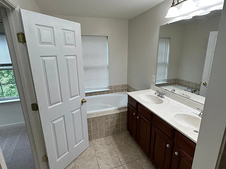 1318 Wilcox Ave — Photo 7