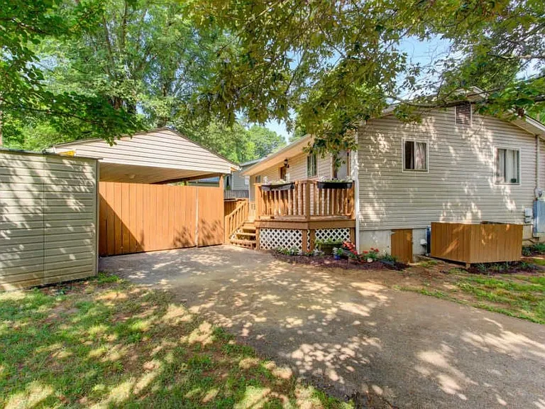 2605 Dexter Ln — Photo 18