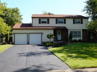 529 Wayne Dr, Cinnaminson, NJ 08077