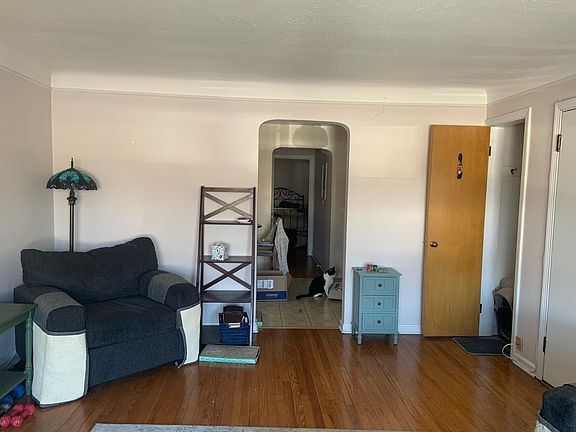 3rd image of 15127 Lake Ave #202