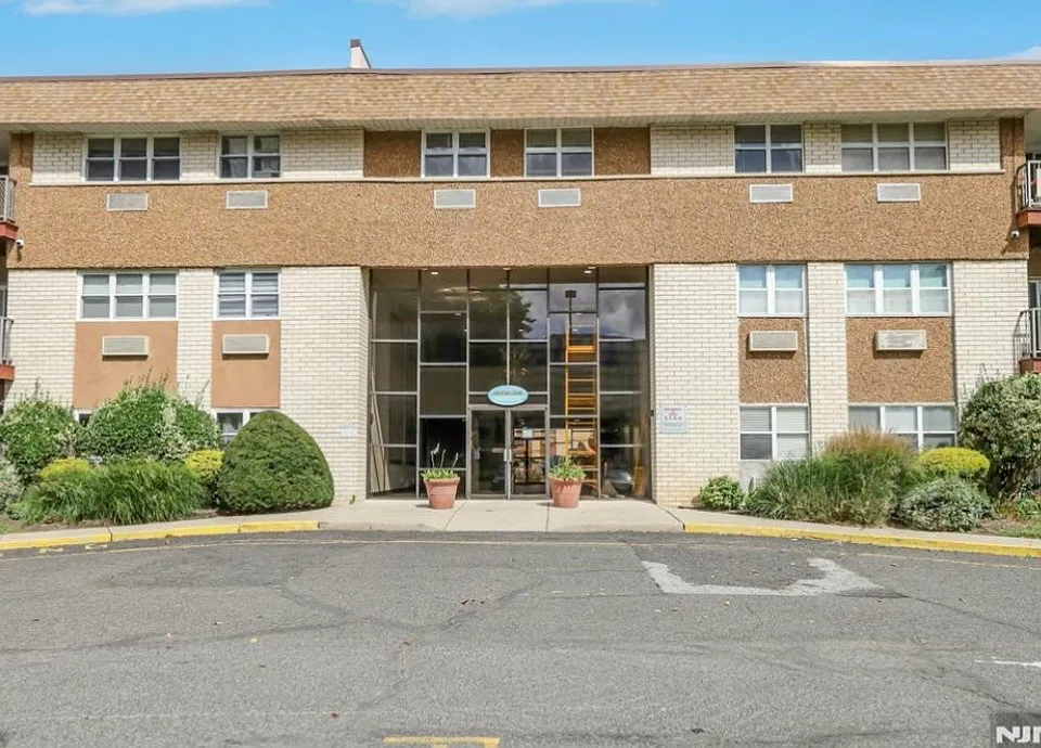 1111 River Rd