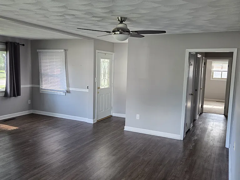 1006 State St — Photo 5